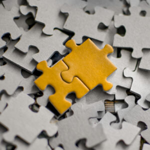 Zwei zueinander passende Puzzleteile